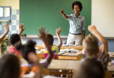 Solon Pushes for Stronger Focus on Curriculum to Boost Literacy