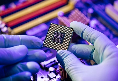 A major Taiwanese corporation will train German students for careers in the semiconductor industry